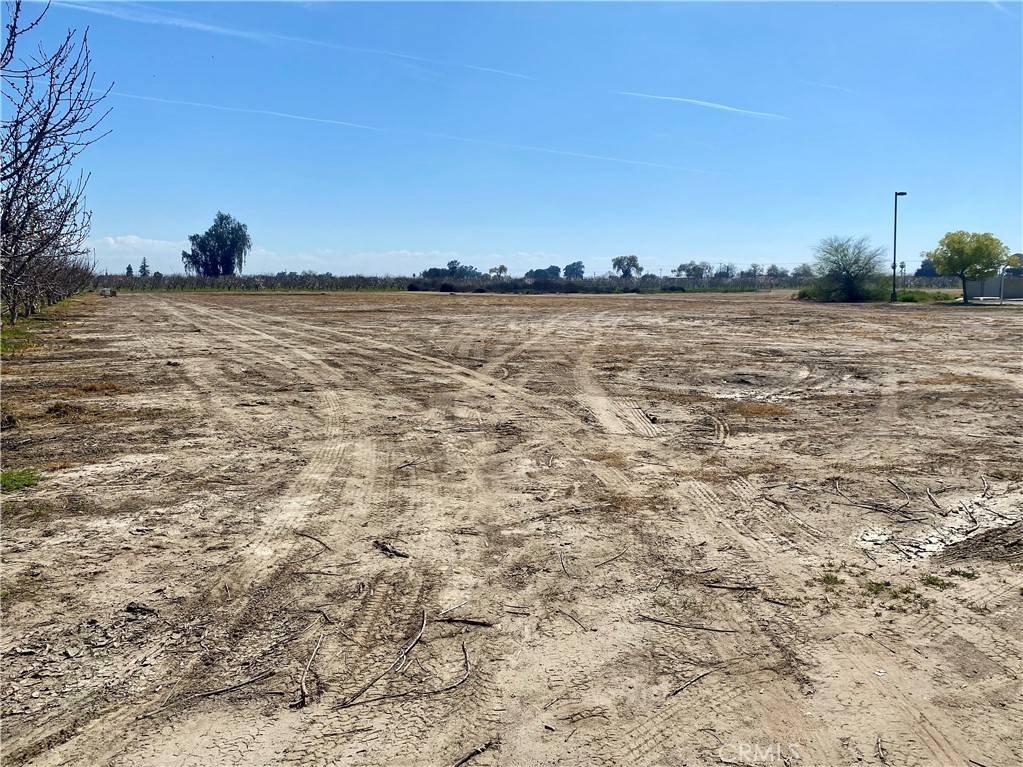 9837 9 1/4 AVE, Hanford, CA 93230