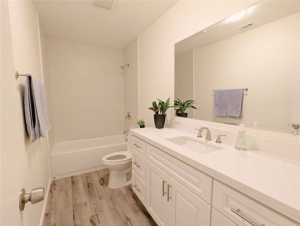 Anaheim, CA 92804,9166 Cerritos AVE #104