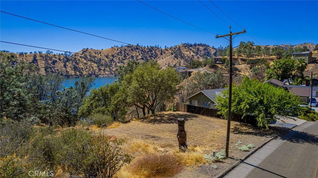 Friant, CA 93626,27785 Sky Harbour RD