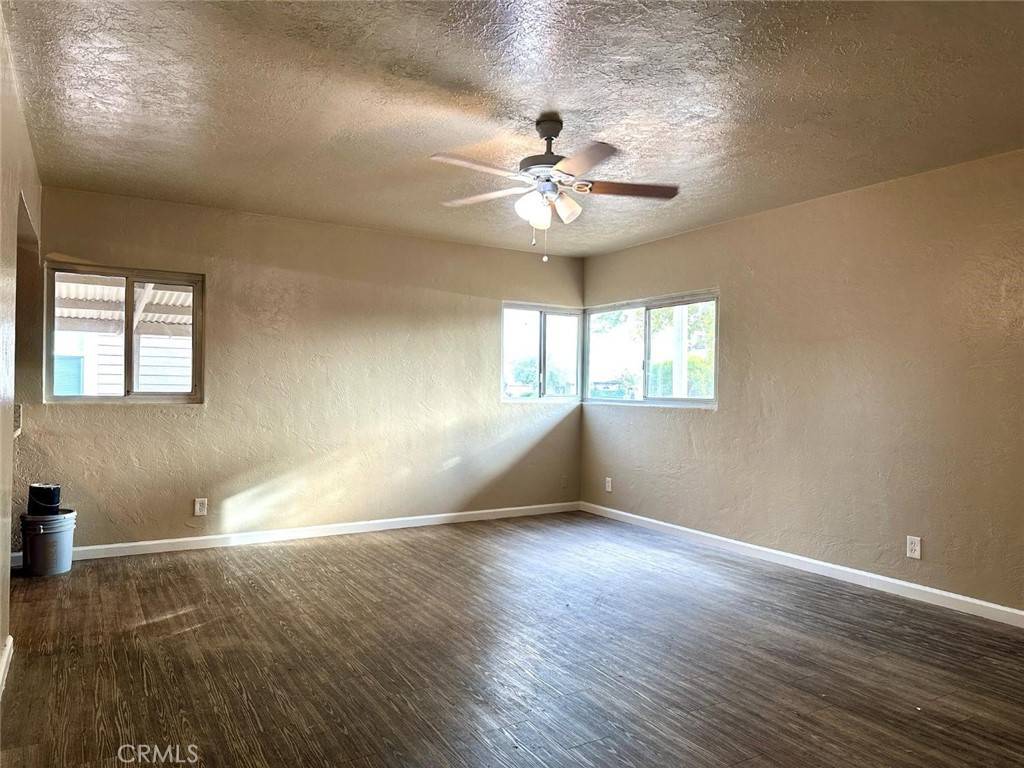Reedley, CA 93654,922 E ST