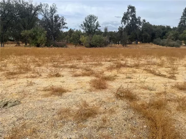 5 Junction DR, Oakhurst, CA 93644