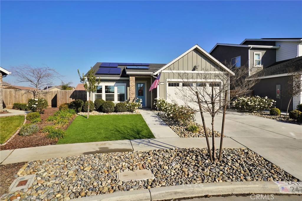 2470 W Mallard LN, Hanford, CA 93230