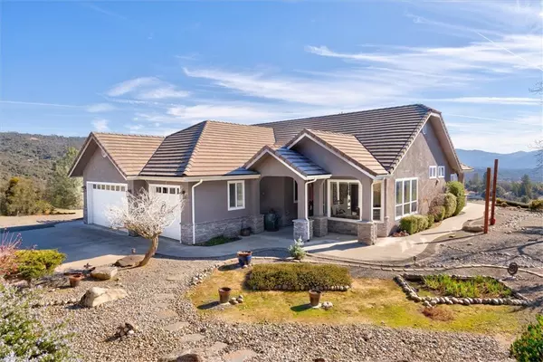 45500 Right RD, Ahwahnee, CA 93601