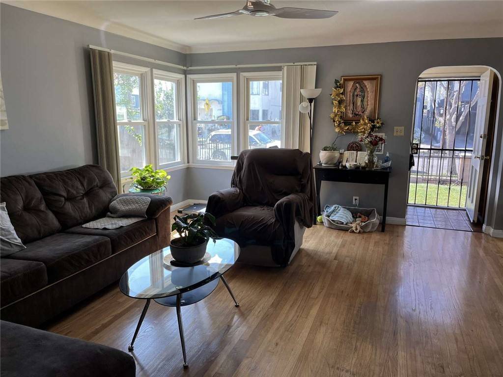 Hawthorne, CA 90250,11534 Gale AVE