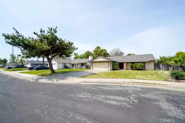 2962 Sylmar AVE, Clovis, CA 93612