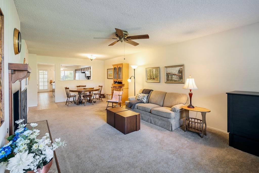 Fresno, CA 93705,4908 N Sequoia AVE #102