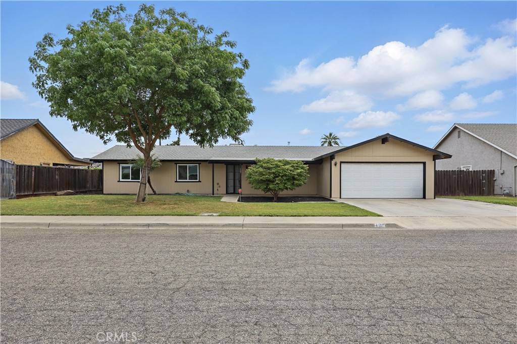 137 Holiday WAY,  Chowchilla,  CA 93610