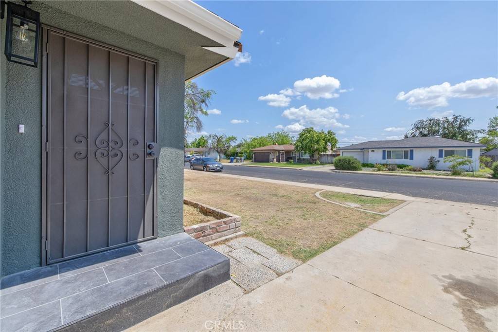 Clovis, CA 93612,955 W San Gabriel AVE