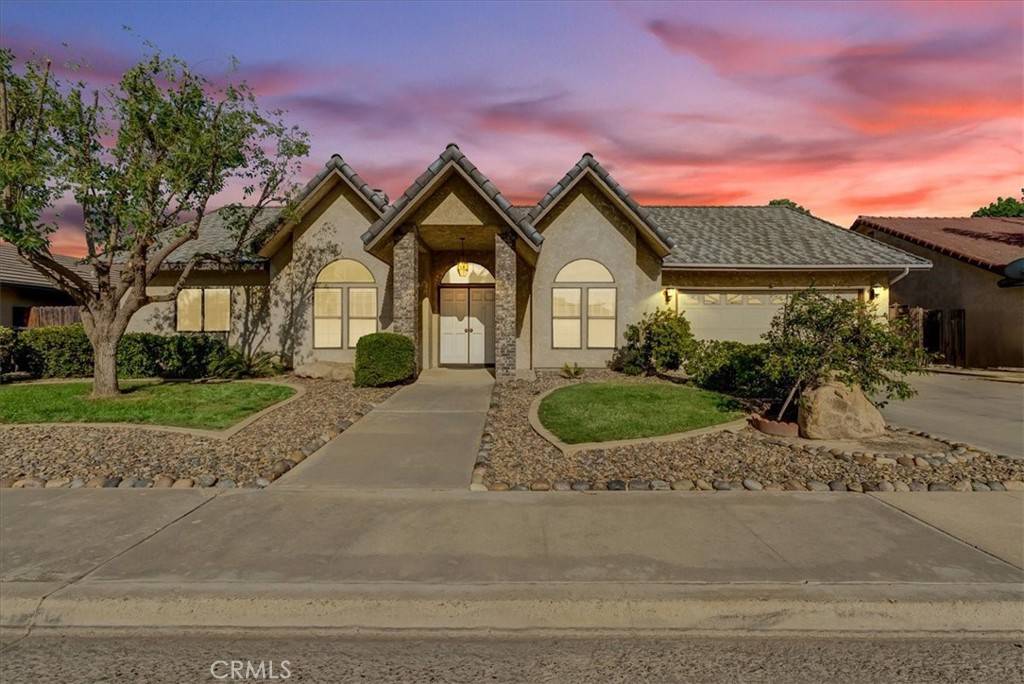 1219 University AVE, Hanford, CA 93230
