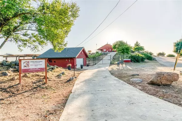 Squaw Valley, CA 93675,50806 Bramble LN