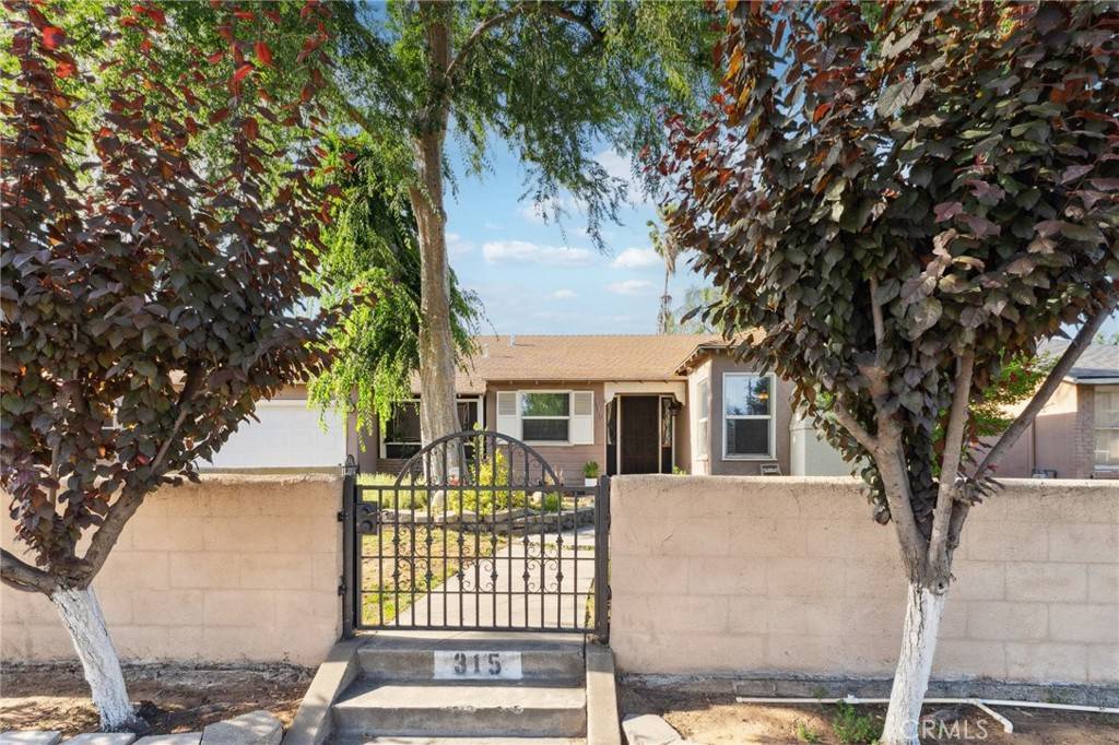 Fresno, CA 93704,315 E Clinton AVE