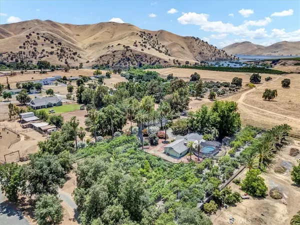 Porterville, CA 93257,31497 Success Valley DR