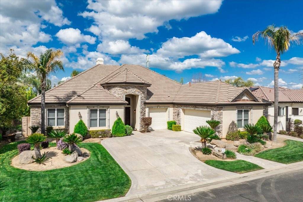 1540 E Golden Valley WAY, Fresno, CA 93730