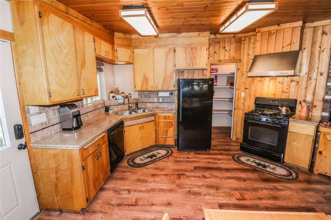 Oakhurst, CA 93644,52854 Balsam DR
