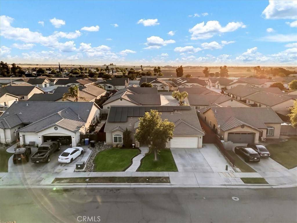 Lemoore, CA 93245,695 Crescent LN