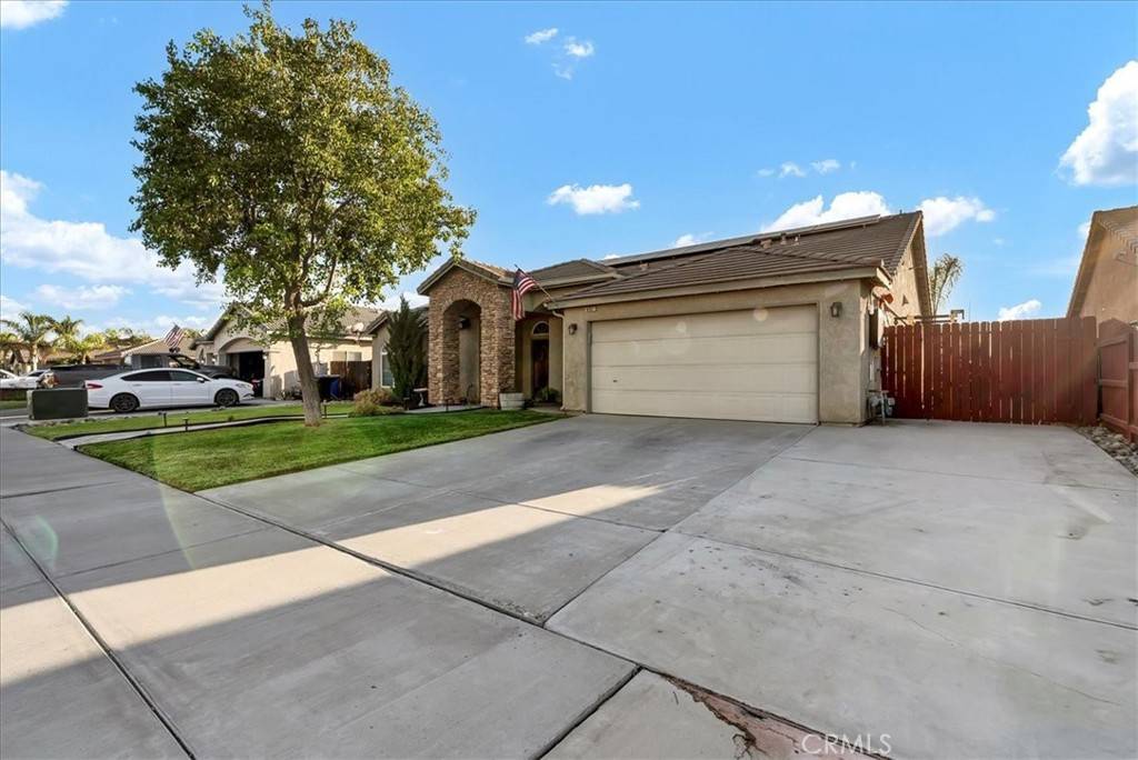 Lemoore, CA 93245,695 Crescent LN
