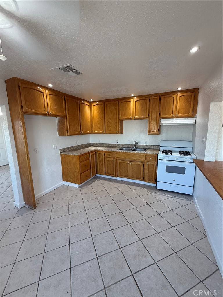Ridgecrest, CA 93555,1032 W Coronado AVE