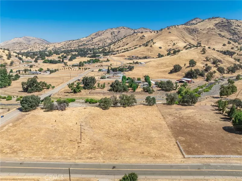 5770 Elwood, Sanger, CA 93657
