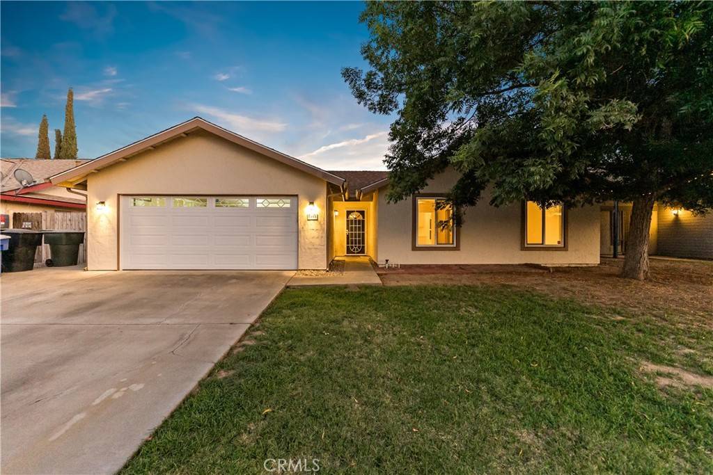 1001 Lakewood DR, Hanford, CA 93230
