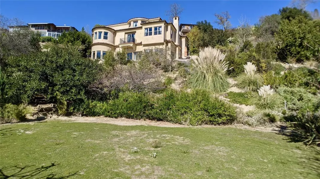 4430 Rosebank DR, La Canada Flintridge, CA 91011