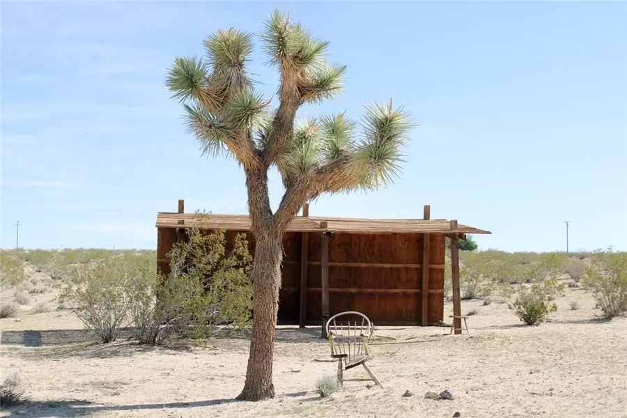1120 Sunever RD, Joshua Tree, CA 92252