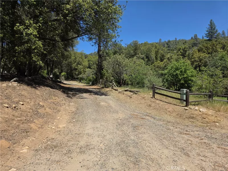 5093 Worman RD, Ahwahnee, CA 93601