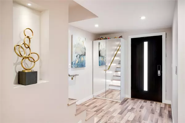 Sun Valley, CA 91504,9538 Via Venezia