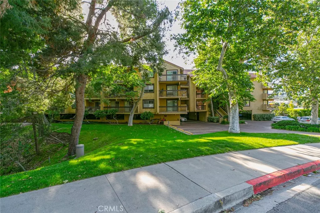 Glendale, CA 91208,3481 Stancrest DR #321