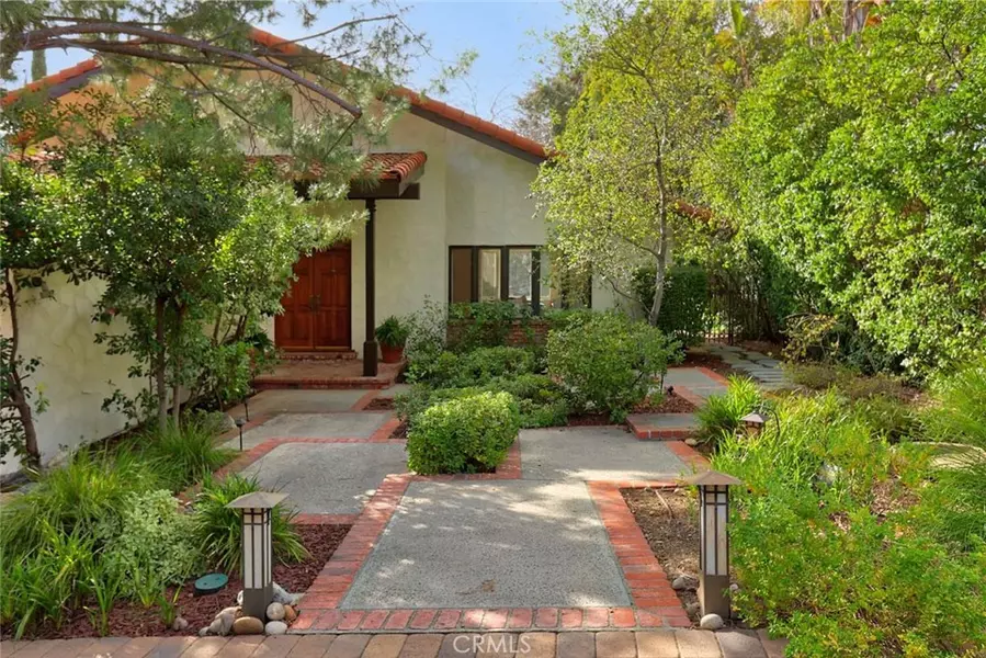 2120 Cross ST, La Canada Flintridge, CA 91011