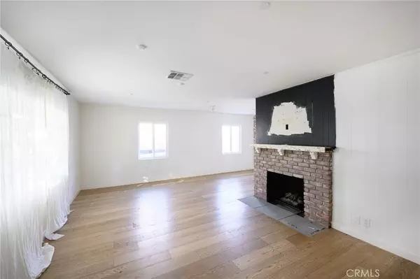 Van Nuys, CA 91406,6934 Orion AVE