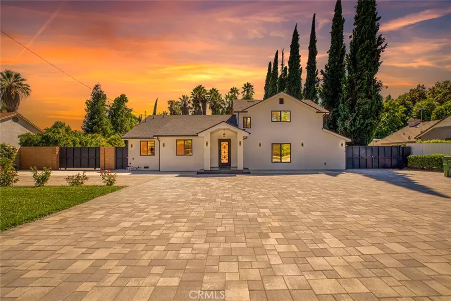 17800 Raymer ST, Sherwood Forest, CA 91325