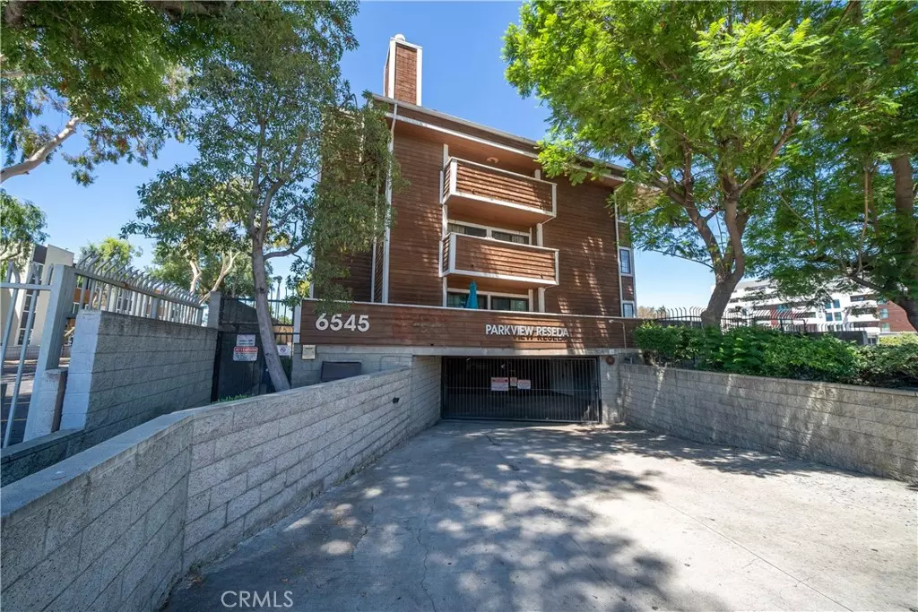 Reseda, CA 91335,6545 Reseda BLVD #17