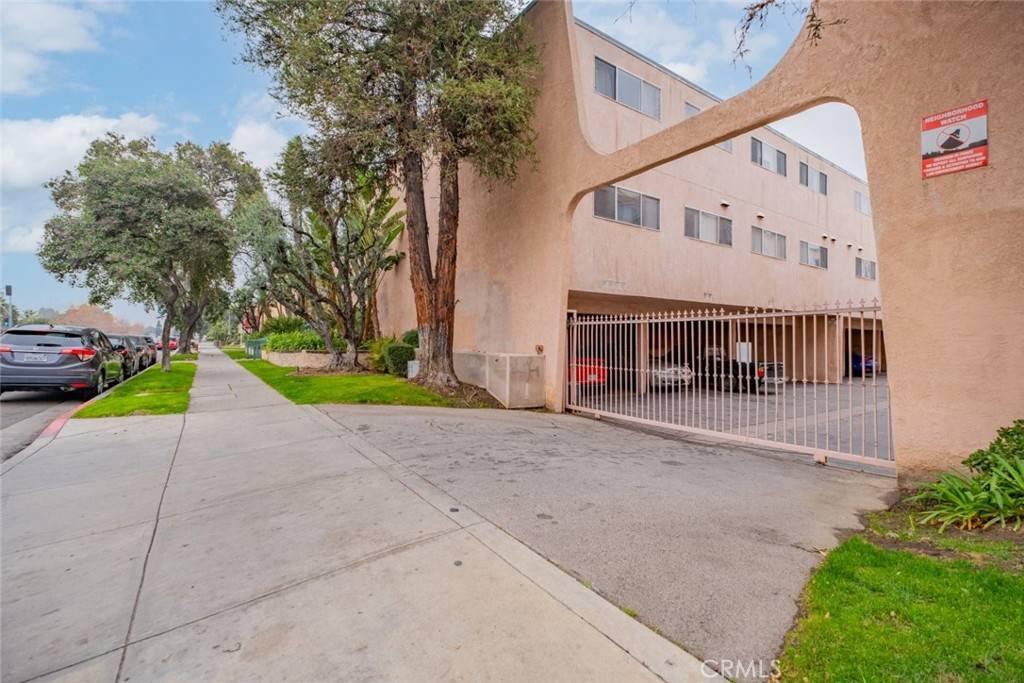 Panorama City, CA 91402,7924 Woodman AVE #16