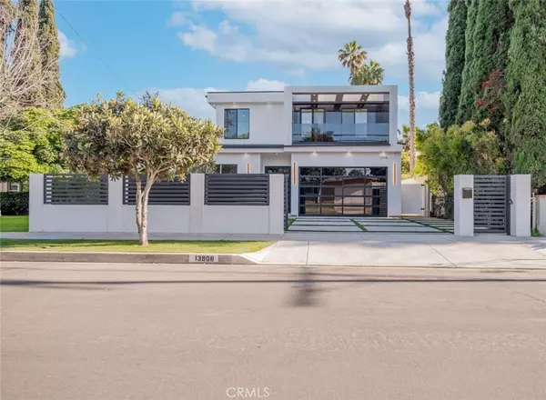 13908 Calvert ST, Valley Glen, CA 91401