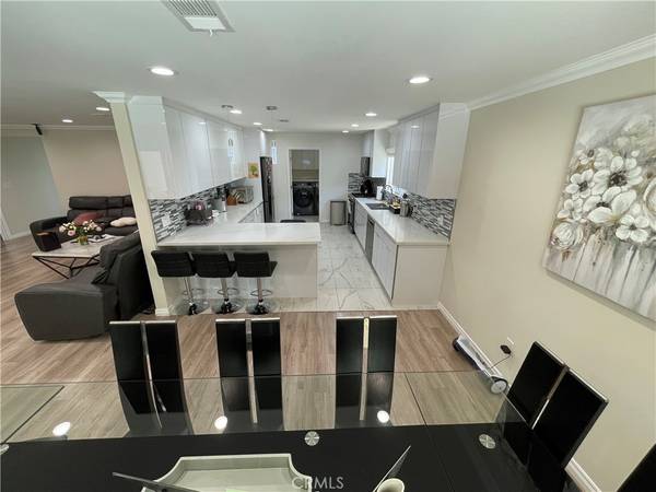 North Hollywood, CA 91605,7649 Ampere AVE