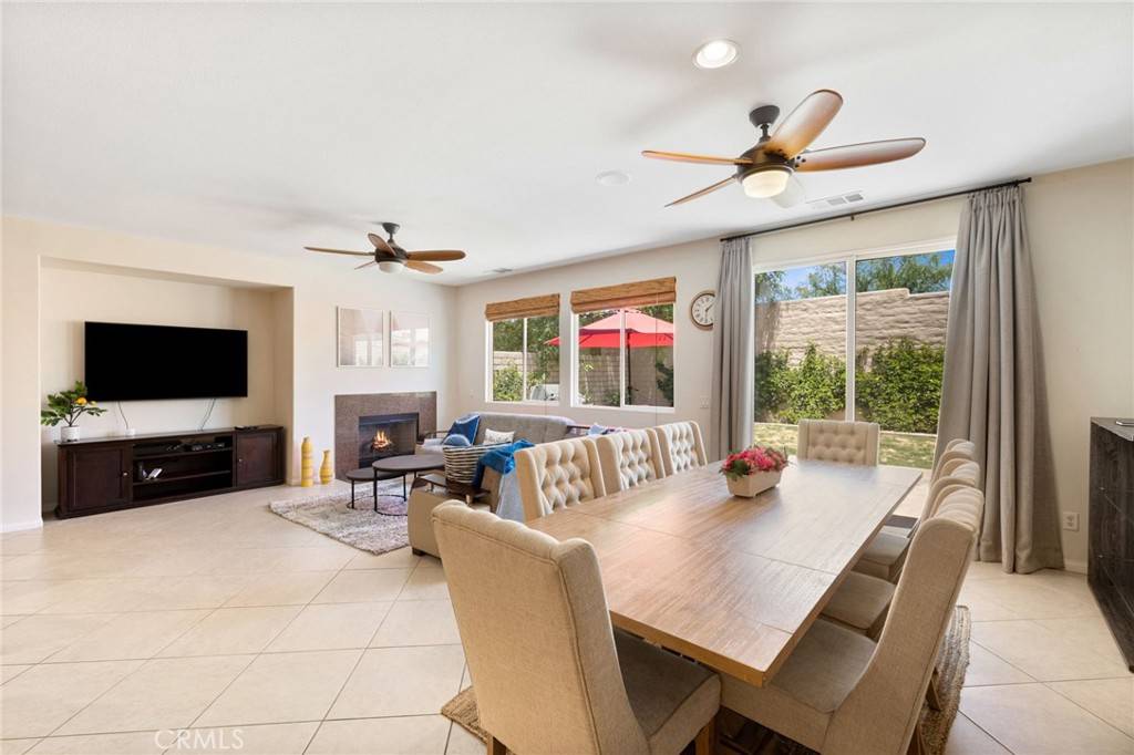 Indio, CA 92203,43680 Riunione PL