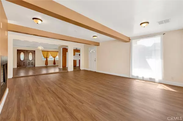 Sunland, CA 91040,9711 Helen AVE