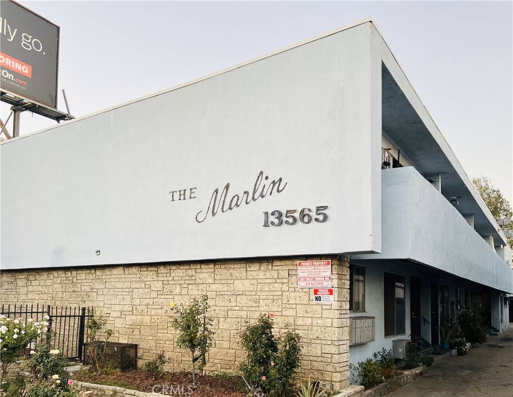 Van Nuys, CA 91401,13565 Victory BLVD