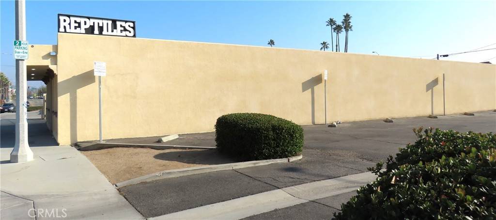Riverside, CA 92506,3912 Merrill AVE