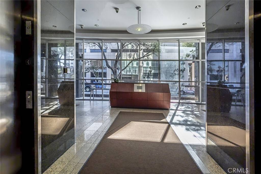Glendale, CA 91203,600 N Brand BLVD #570