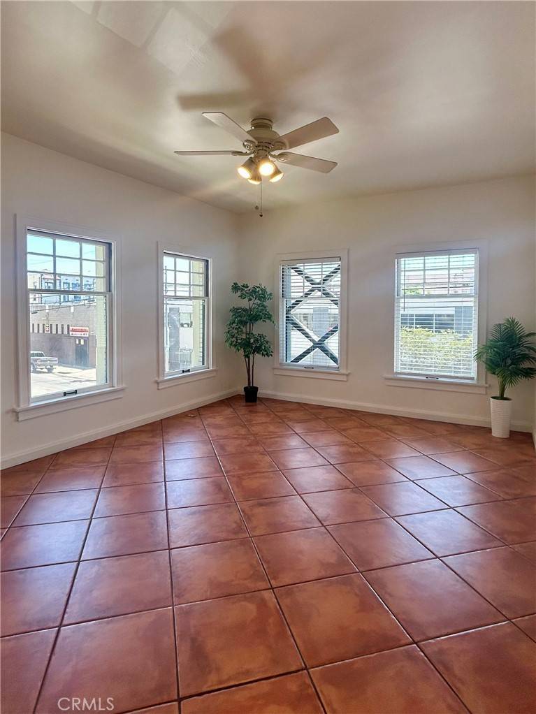 Los Angeles, CA 90006,2121 James M Wood BLVD #224
