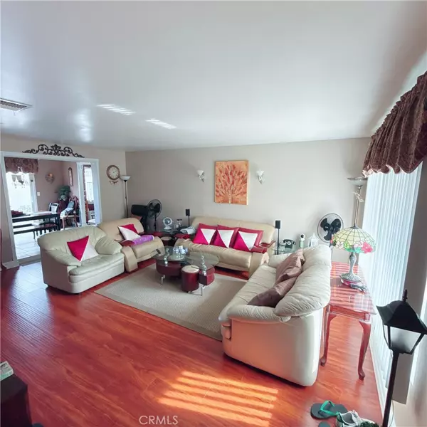 Sunland, CA 91040,10415 Mcvine AVE #2