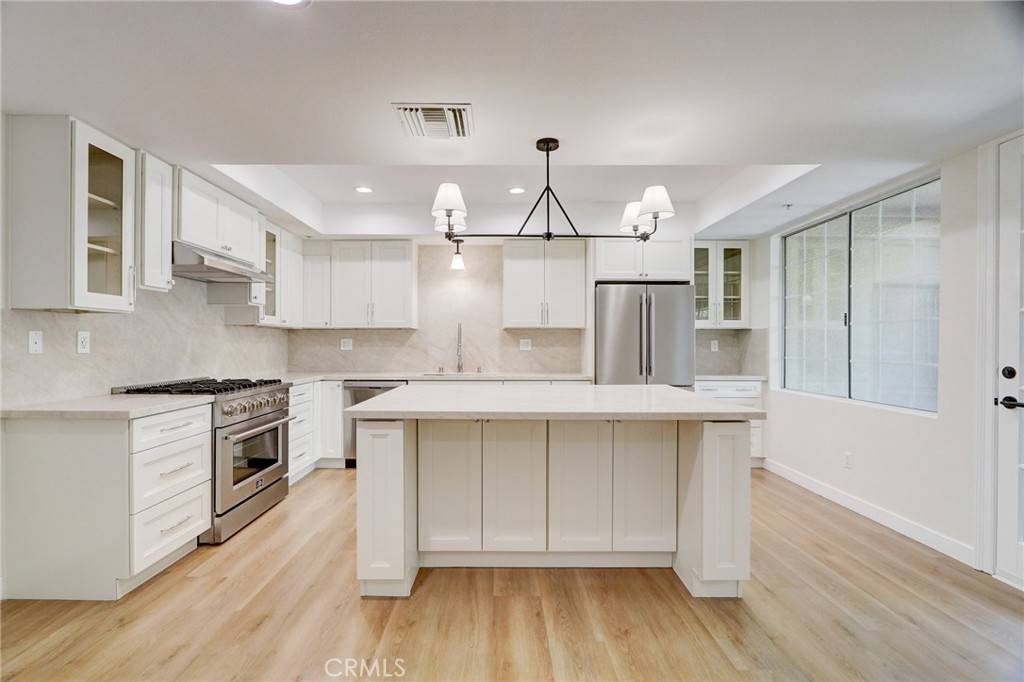 La Crescenta, CA 91214,3236 Honolulu AVE #101