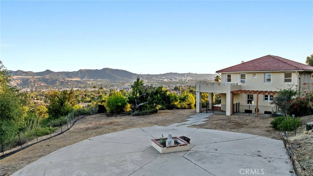 Burbank, CA 91501,1220 E Providencia AVE