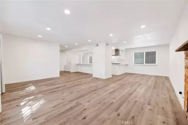Woodland Hills, CA 91364,22762 Avenue San Luis