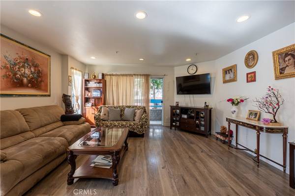 Glendale, CA 91206,345 N Kenwood ST #104