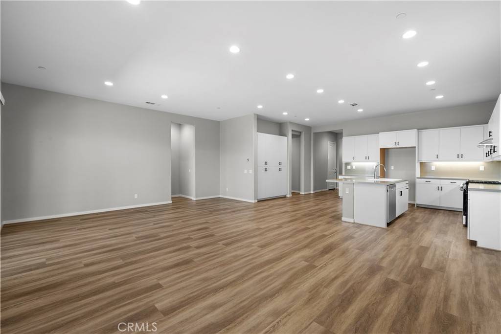 Saugus, CA 91350,28701 Lambent WAY