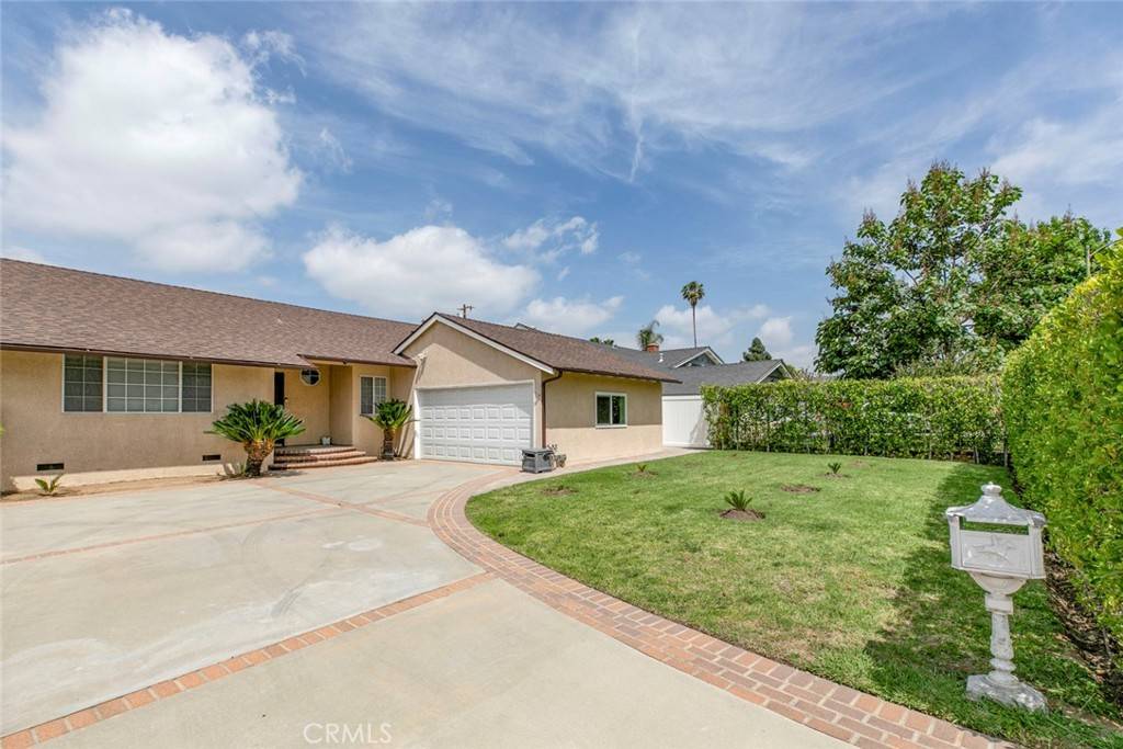 San Fernando, CA 91345,10019 Norwich AVE