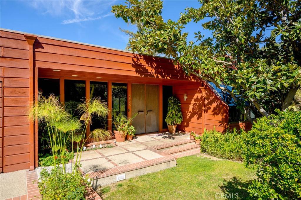 3275 Buckingham RD, Glendale, CA 91206
