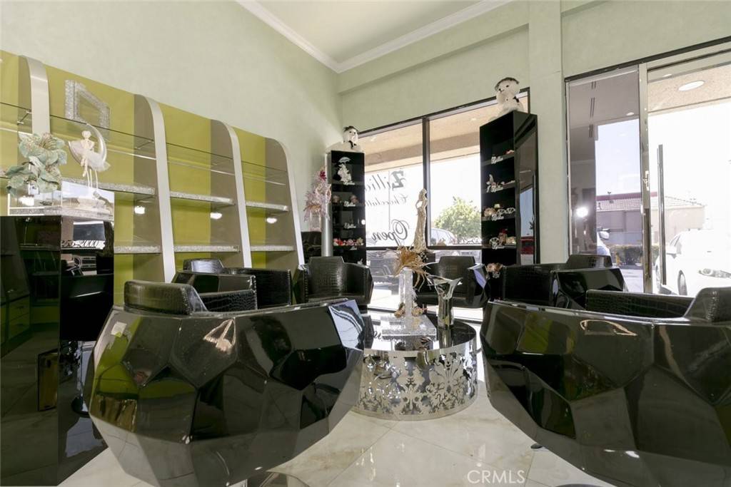 North Hollywood, CA 91605,12643 Sherman WAY